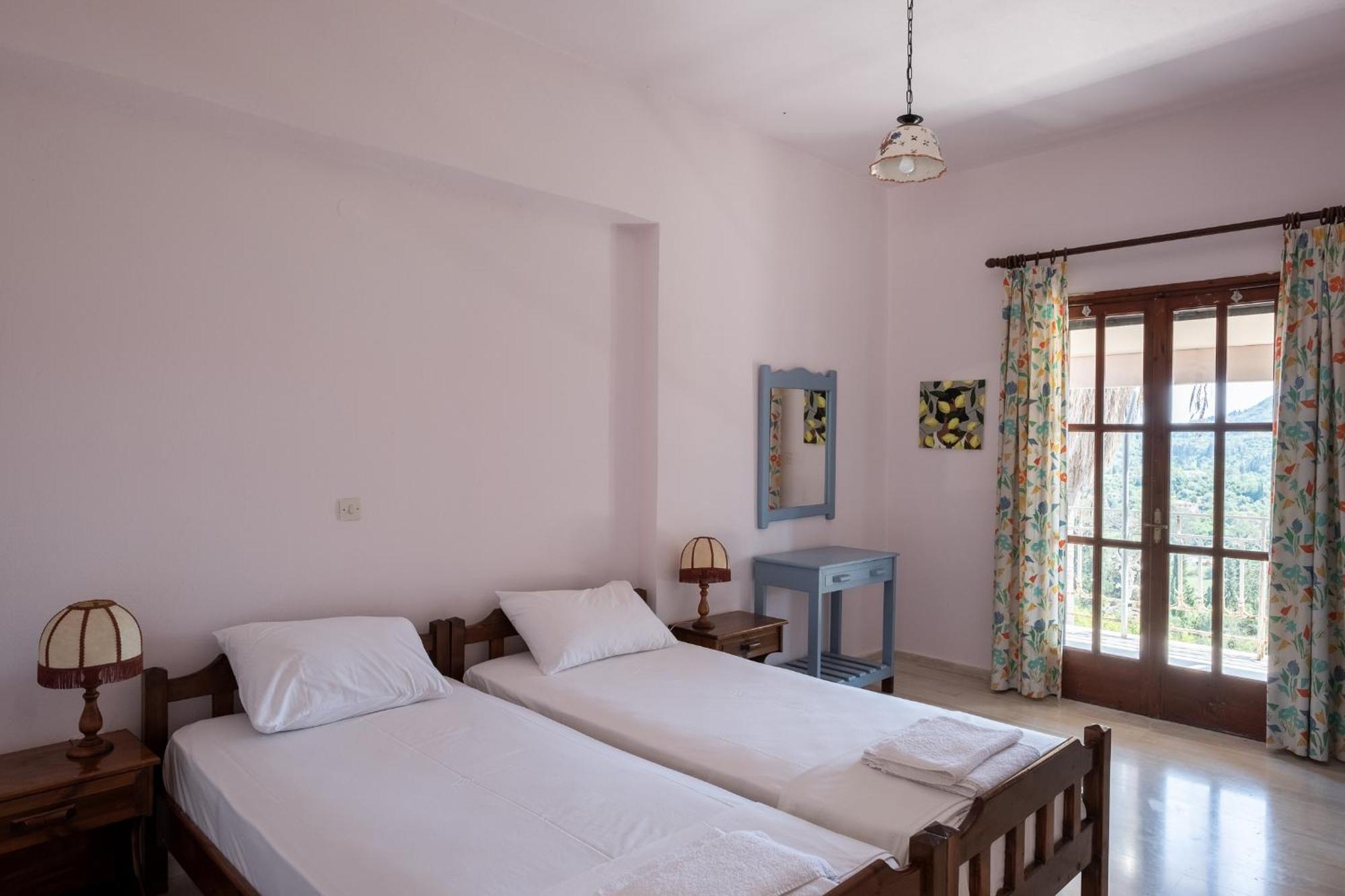 Kokkini Peach House Apartment Kokkinion ภายนอก รูปภาพ