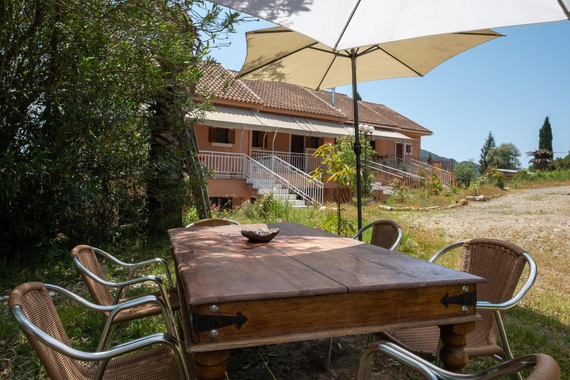Kokkini Peach House Apartment Kokkinion ภายนอก รูปภาพ