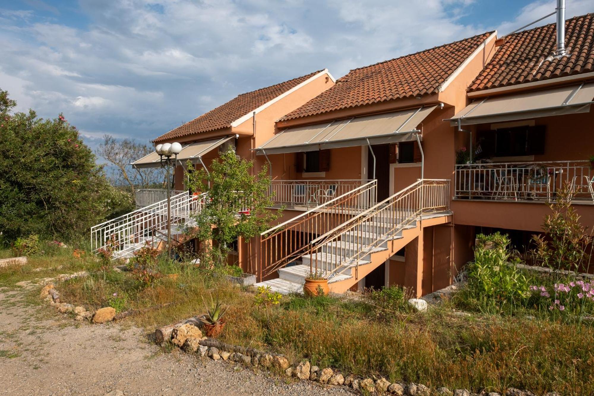 Kokkini Peach House Apartment Kokkinion ภายนอก รูปภาพ